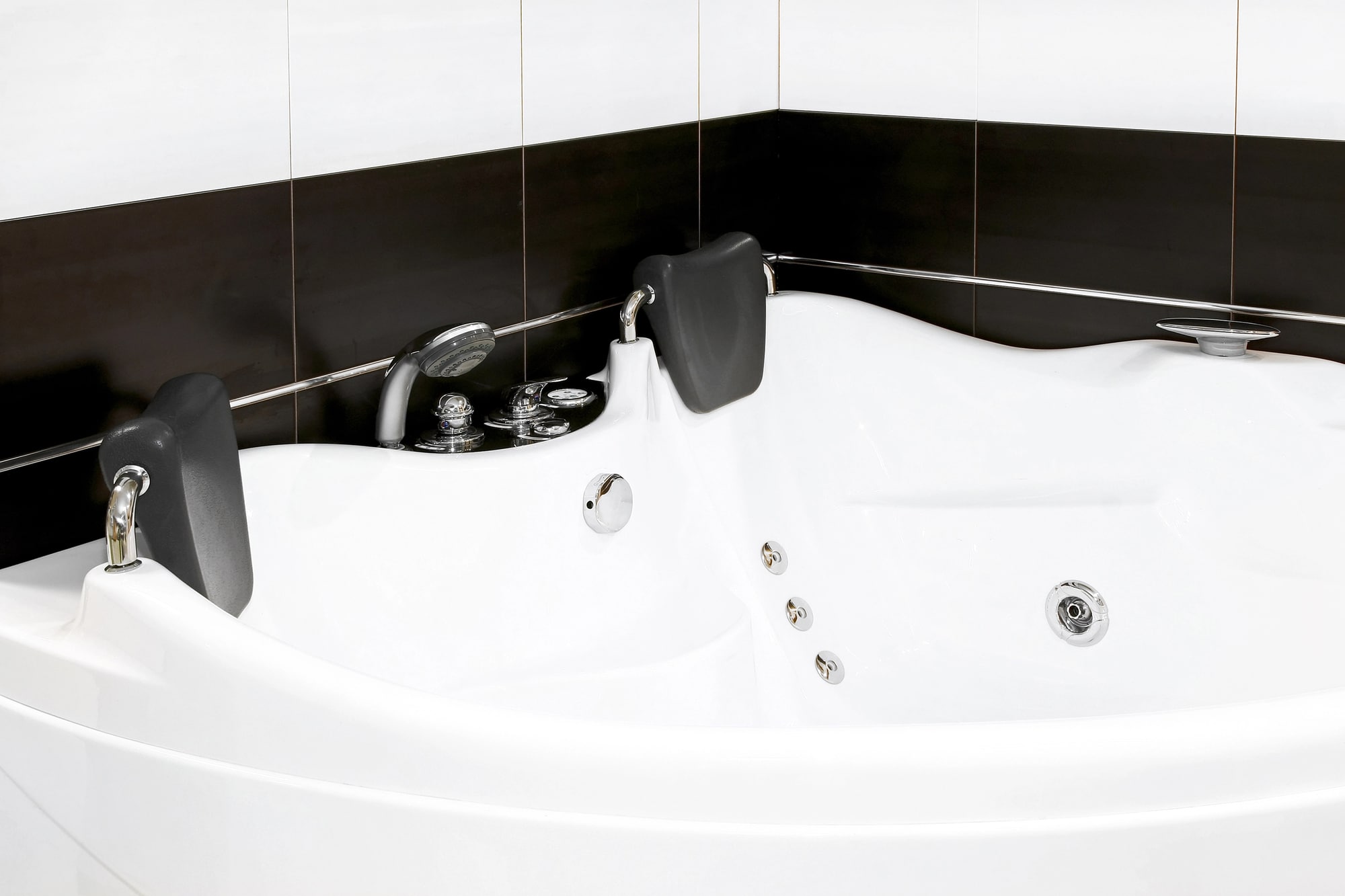 Walk-In Bathtub Refinishing
